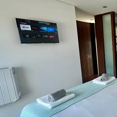 Semesterbostad O Cantinho Entre A Ria E O Mar - With Hot Water Pool Year Round -