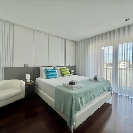 O Cantinho Entre A Ria E O Mar - With Hot Water Pool Year Round -