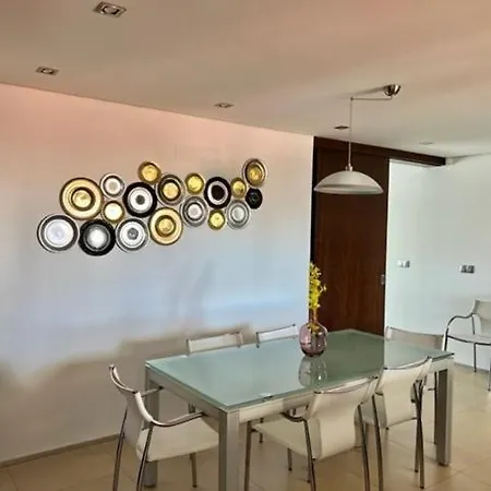 O Cantinho Entre A Ria E O Mar - With Hot Water Pool Year Round Feriehus *