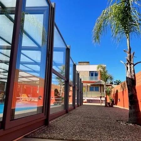 O Cantinho Entre A Ria E O Mar - With Hot Water Pool Year Round Feriehus