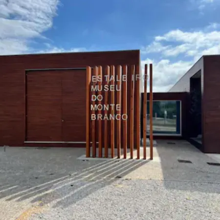 Feriehus O Cantinho Entre A Ria E O Mar - With Hot Water Pool Year Round