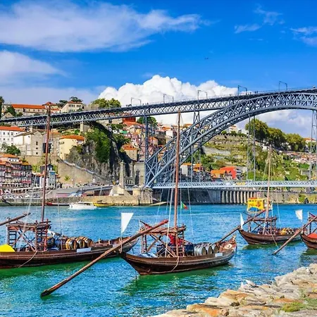 O Cantinho Entre A Ria E O Mar - With Hot Water Pool Year Round Feriehus *