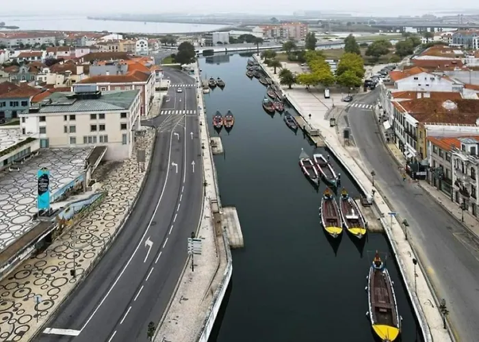 O Cantinho Entre A Ria E O Mar - With Hot Water Pool Year Round Casa de Férias