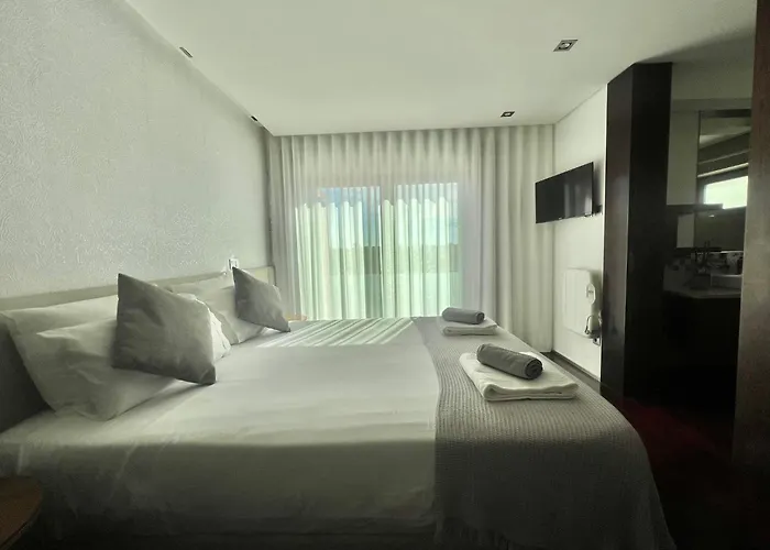 O Cantinho Entre A Ria E O Mar - With Hot Water Pool Year Round Casa de Férias